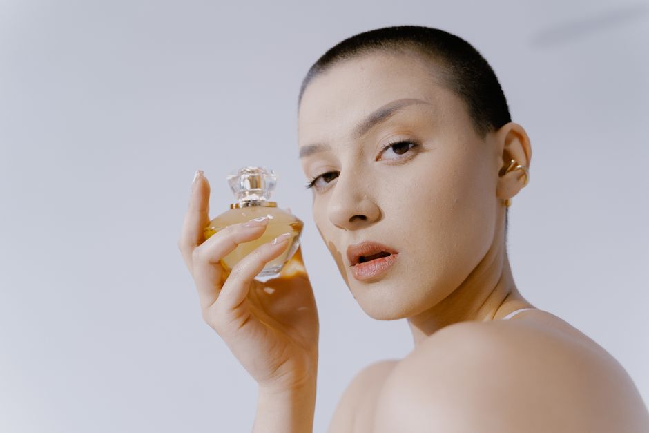 The Art of Perfume: Scenting Your Life with Elegance