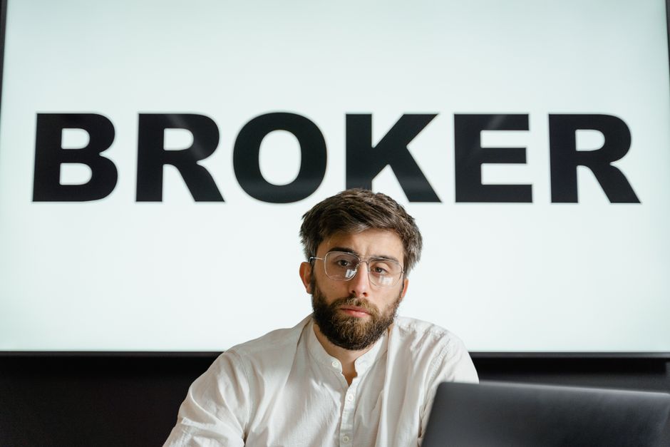 The Rise of Online Stock Brokers: A Comprehensive Guide