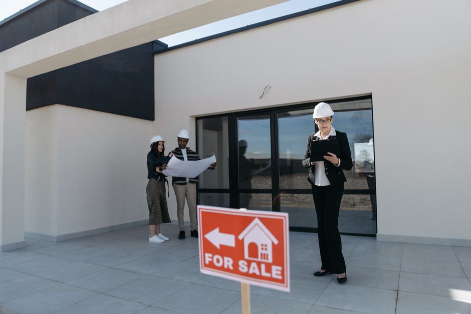 Navigating the Real Estate Market with Expert Agents