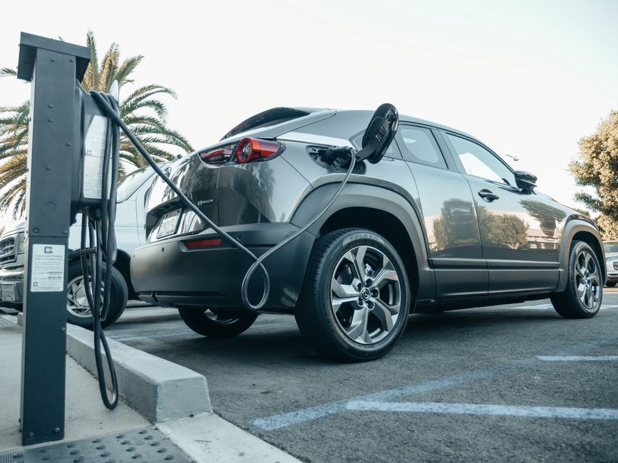 La Guía Completa para la Instalación de Puntos de Recarga Eléctrica