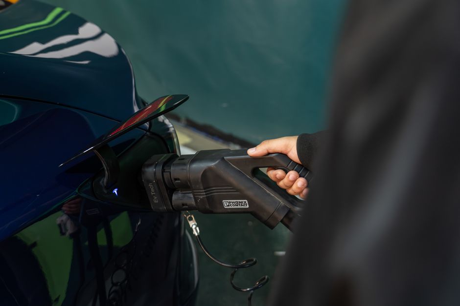 The Rise of EV Battery Suppliers in the Electric Vehicle Market