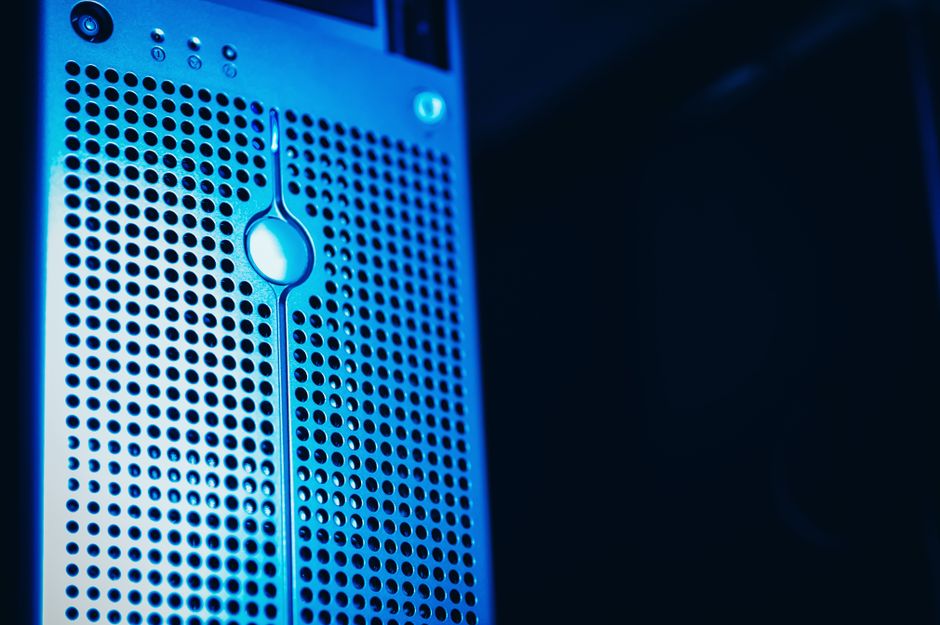 Cómo elegir el mejor hosting web barato para tu negocio