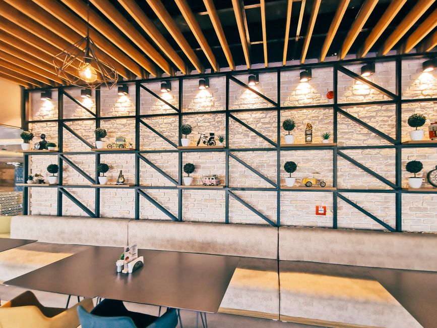 Transforming Spaces: The Art of Restaurant Interior Design